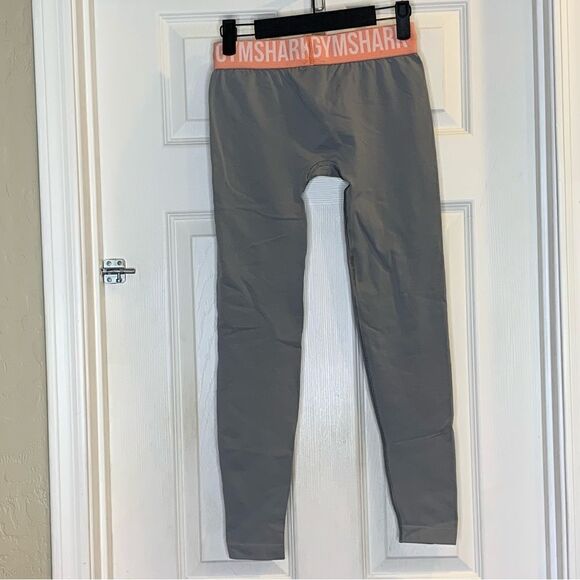 Gymshark Seamless Band Cropped Leggings Size Small - Picture 4 of 8